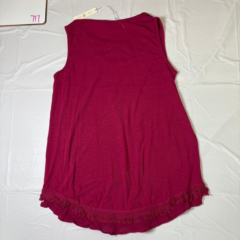 Thyme & Honey Womens Crochet Neck Fringe Hem Tank Top Burgundy Wine Large NWT - Picture 4 of 9